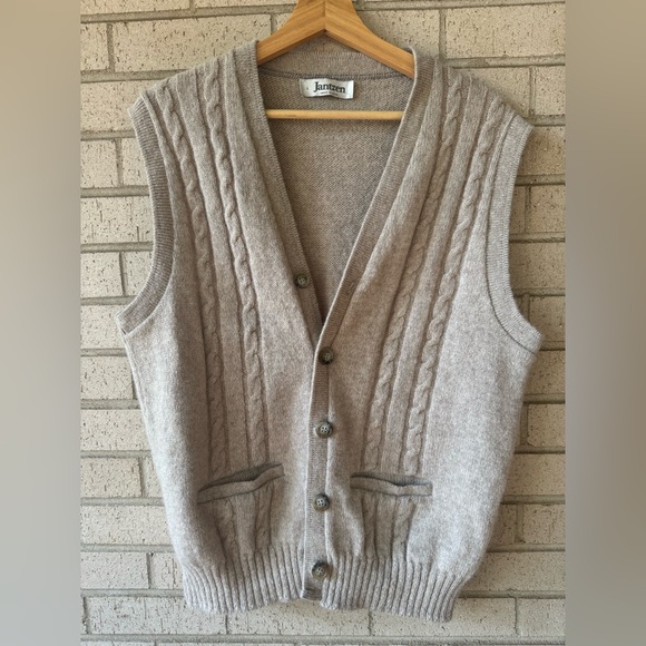 Jantzen Other - Vintage Jantzen Men's Beige Cable Knit Cardigan Vest Wool